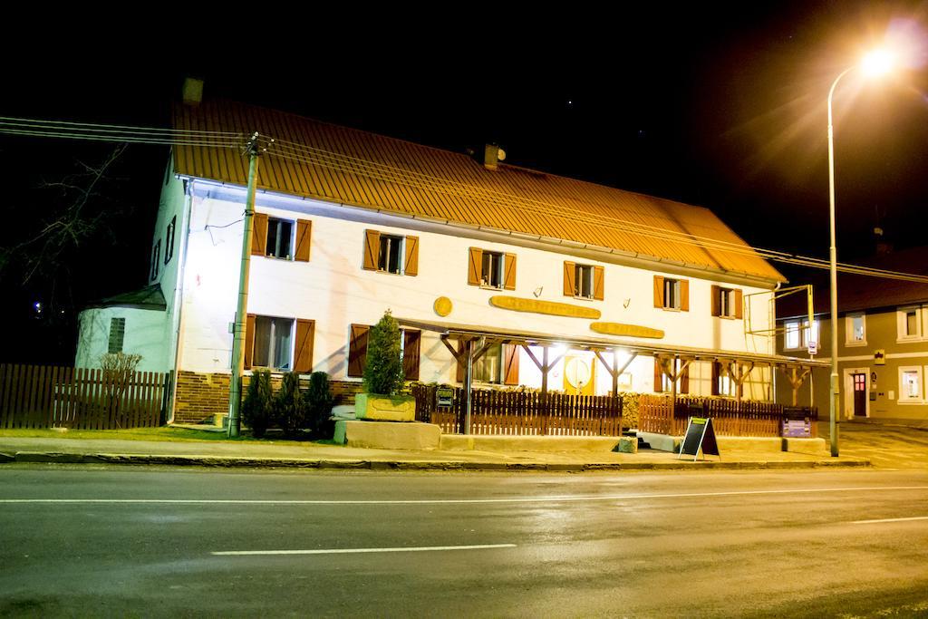 Pension U Pristavu Pomezi nad Ohri Esterno foto